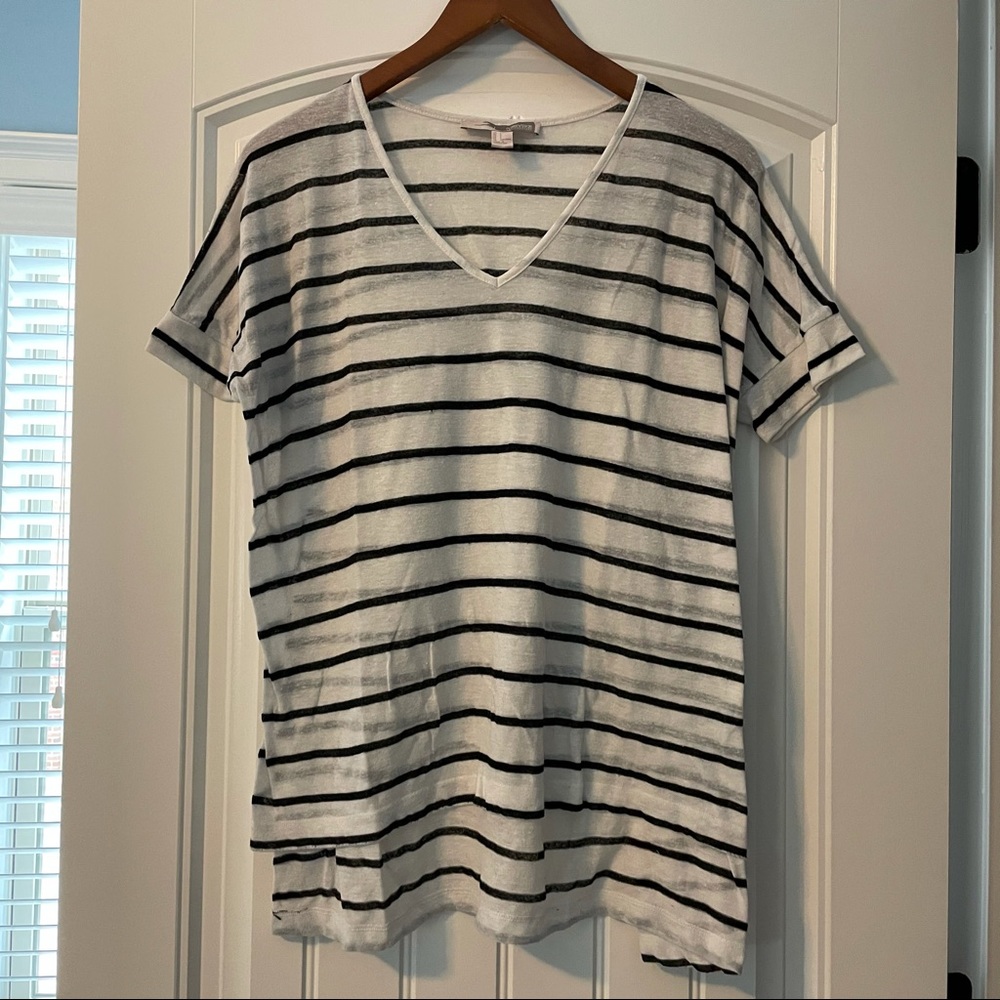 Forever 21 black and white t shirt